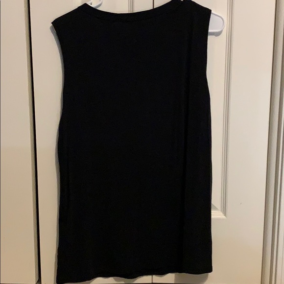 Distressed tank - Picture 4 of 5